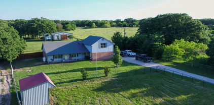 2305 County Road 2510, Quinlan