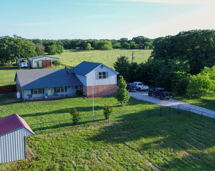 2305 County Road 2510, Quinlan