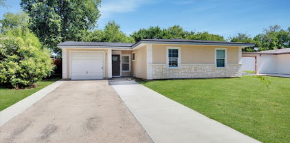 2509 Avenel Dr, Farmers Branch