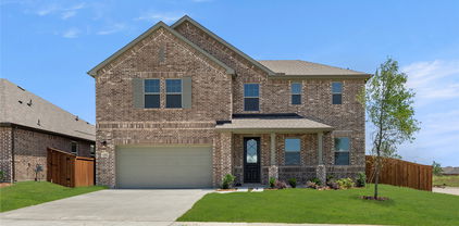 1302 Parkdale St, Forney