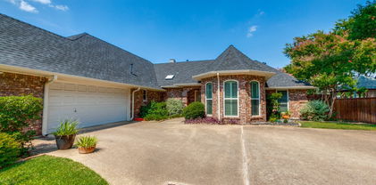 2925 Oak Springs Dr, Garland