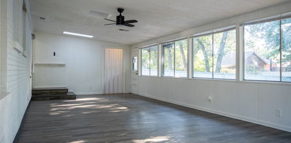 1014 Lucille St, Irving