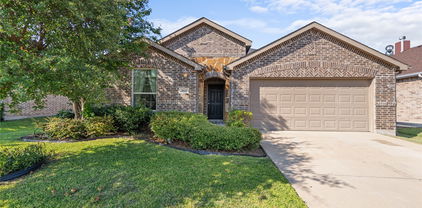 2024 Enchanted Rock Dr, Forney