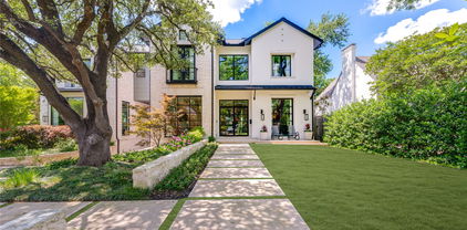 6715 Golf Dr, University Park