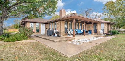339 W Trinity St, Forney
