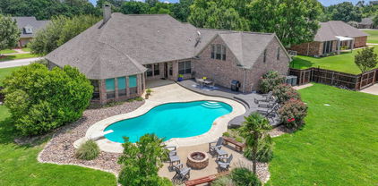 225 Chester Dr, Canton