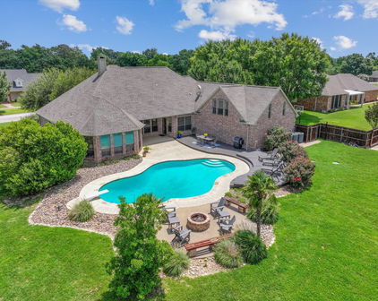 225 Chester Dr, Canton
