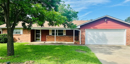 1220 Crestview Dr, Kaufman