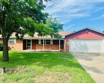 1220 Crestview Dr, Kaufman