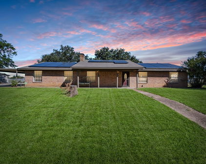 623 E Kempner St, Mabank