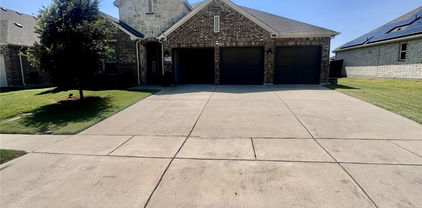 808 Lemmon Ln, Forney