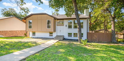 707 W Red Bird Ln, Dallas