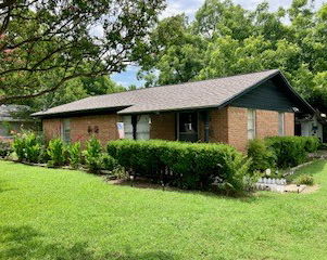 704 E 9th St, Kemp