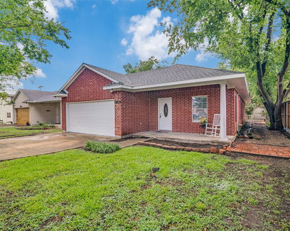 115 W Main St, Forney