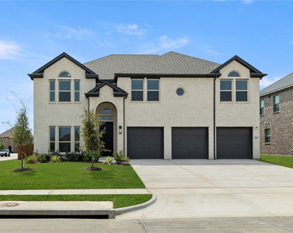 1145 Chickadee, Forney