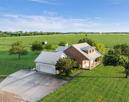9757 Neal Rd, Forney