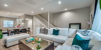 7404 W Northwest Hwy Unit 6, Dallas