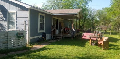9128 Drake Rd, Quinlan