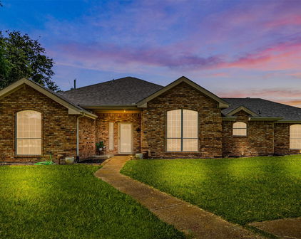 406 Mulberry Cir, Forney