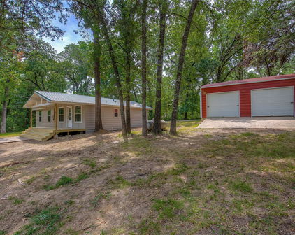 2841 Honey Bee Ln, Wills Point