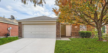2210 Sumac, Forney