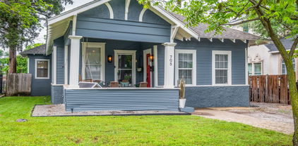 705 S Glasgow Dr, Dallas