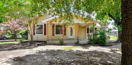 801 S Sutton St, Mabank