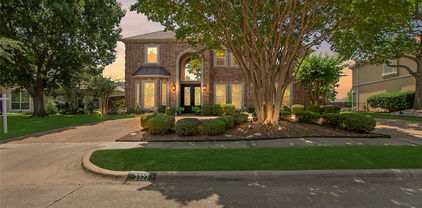 2327 Clearspring Dr N, Irving