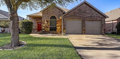 1014 Kimbro Dr, Forney