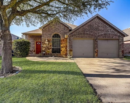 1014 Kimbro Dr, Forney