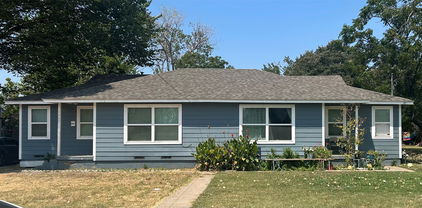 1307 Stone Dr, Irving