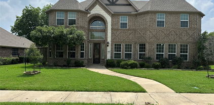 2813 Regents Park Ln, Garland