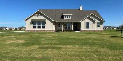 2471 Blackjack Oak Rd, Oak Ridge