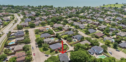 1045 Hillcrest Cir, Rockwall