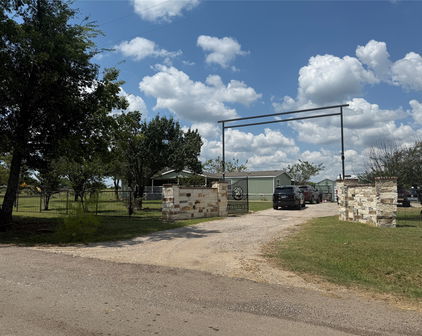 6998 County Road 2532, Quinlan