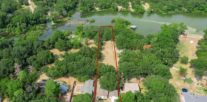 1632 E Crestway Dr, West Tawakoni