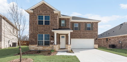 2912 Hanscom St, Forney