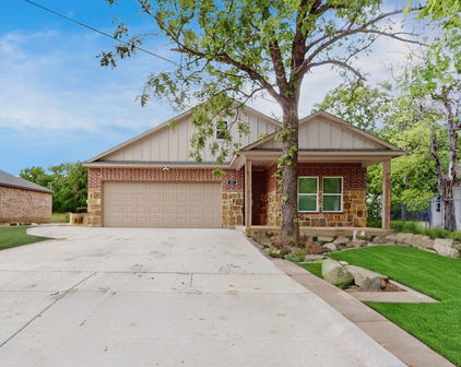 201 Dellis St, Terrell