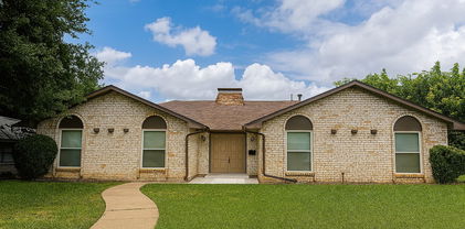 3155 Darvany Dr, Dallas