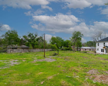 000 Boone St, Terrell
