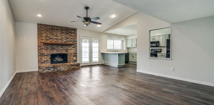 6109 Denver St, Rowlett