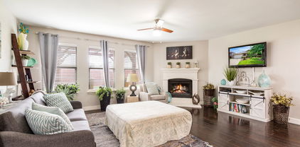 2006 Samantha Ln, Heartland