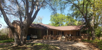 704 Adams Ln, Kaufman