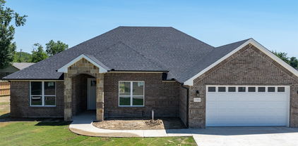 719 Cobblestone Cir, Mabank