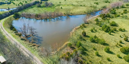 936 County Road 1121, Farmersville