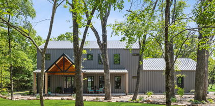 647 County Road 3318, Greenville