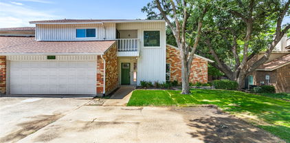 1707 Marsh Ln, Carrollton