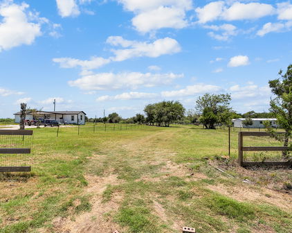 2797 Vz County Road 3417, Wills Point