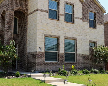 3750 Honey Daisy Dr, Crandall