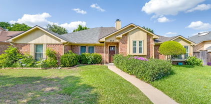 2218 Overview Ln, Garland